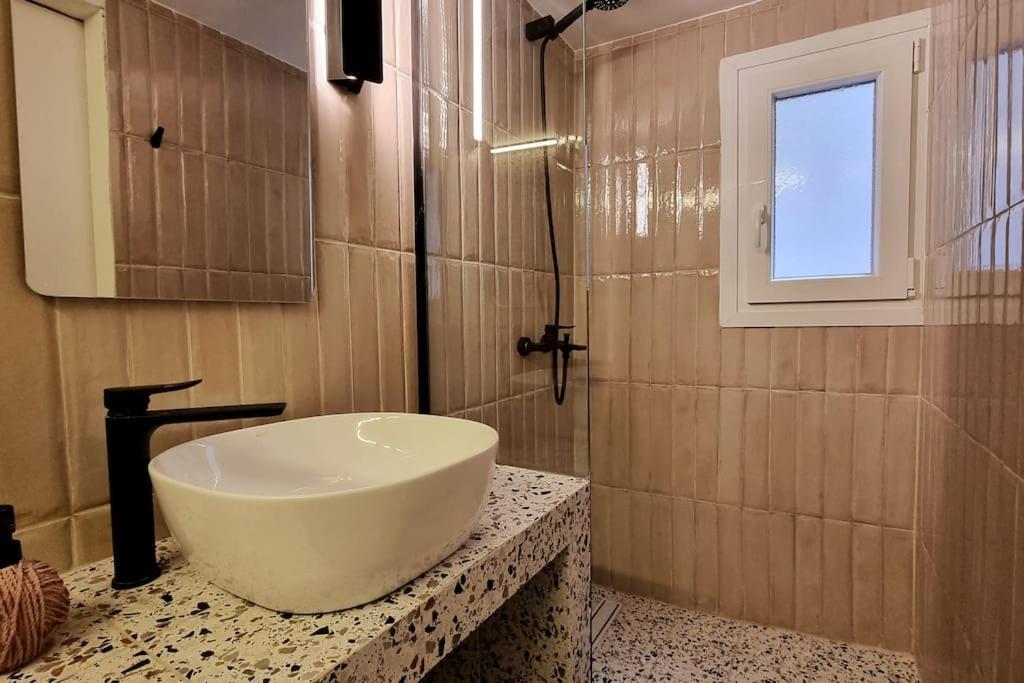 Μπροστά Στη Πλατεία Ναυαρίνου/Τσιμισκη Διαμέρισμα Салоники Экстерьер фото